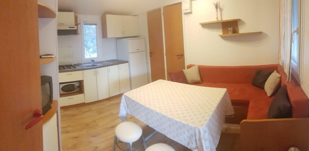 Mobile Homes Olive And Sea Бибинье Экстерьер фото